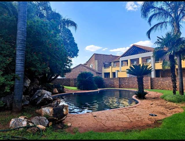 2 BEDROOM APARTMENT FOR SALE IN DIE HOEWES